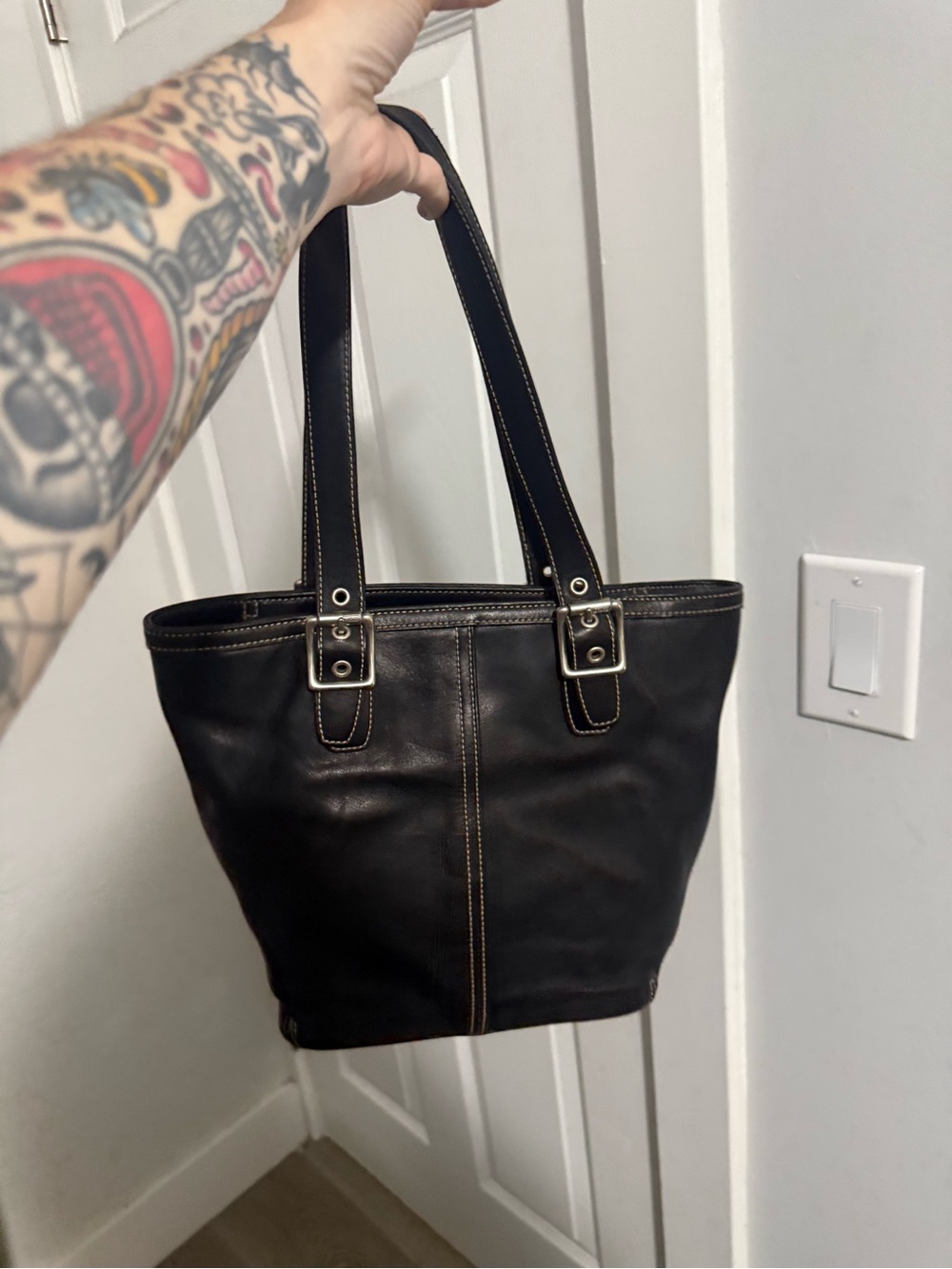 Coach Black Leather Tote with White Contrast Stitching vintage Y2K